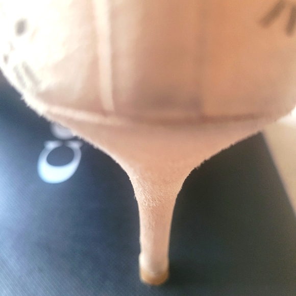 COACH Waverly Pumps - Picture 9 of 10